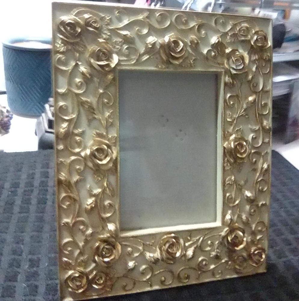 Hand molded photo frame